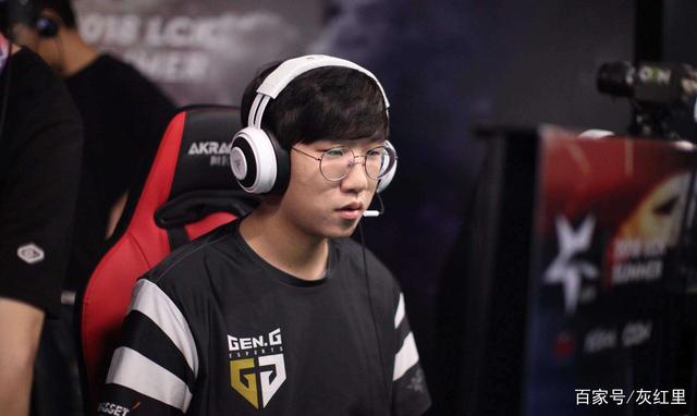 通过结合视 通过结合视