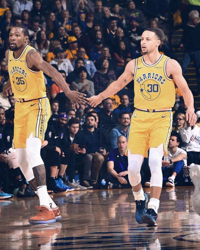 队员们都表 队员们都表